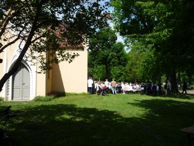 Foto des Albums: Pfingstgottesdienst und Kirchenkaffee in Paretz (23.05.2010)