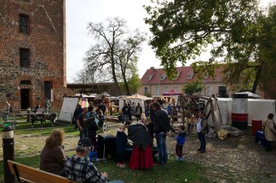 Foto des Albums: Mittelalterlicher Wollmarkt 2019 auf der Burg Beeskow (26. 10. 2019)