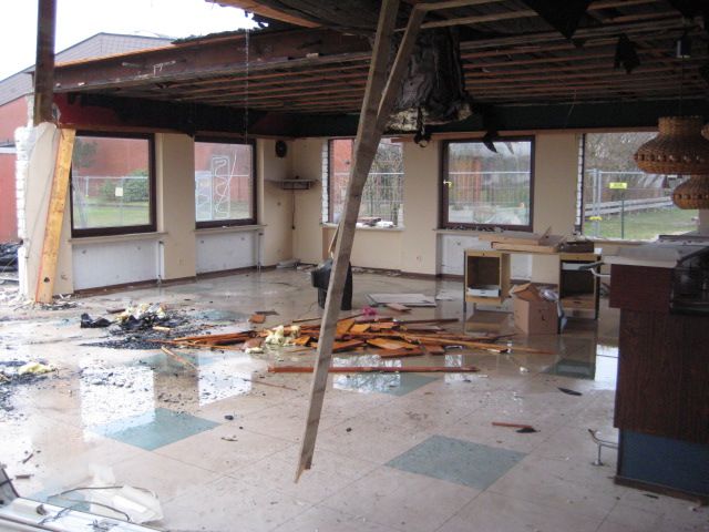 Bild: 20091215abriss vereinsheim7
