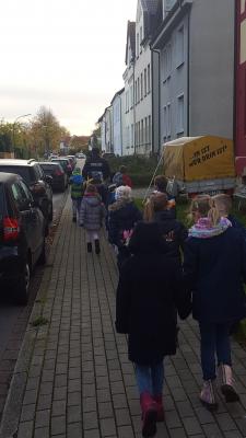 Foto des Albums: Schulweg-Begehung mit der Polizei (12.11.2019)