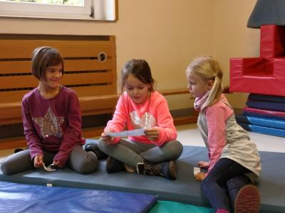 Foto des Albums: Vorlesestunde im Mariengarten
