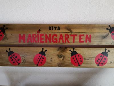 Foto des Albums: Vorlesestunde im Mariengarten