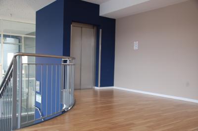 Foyer mit Fahrstuhl  (Bild vergr&ouml;&szlig;ern)