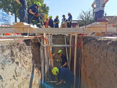 Foto des Albums: Workshop „Tiefbauunfall“ bei der Feuerwehr Rodenberg mit Heavy Rescue Germany (23. 08. 2019)