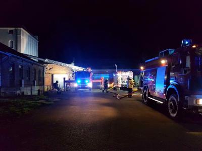 Foto des Albums: Großeinsatz für die Feuerwehren in Bückeburg // 2 Personen wurden durch die Feuerwehr gerettet. (10. 12. 2019)