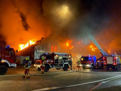 Foto des Albums: Großbrand zerstört Lagerhalle (23. 10. 2019)