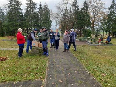 Foto des Albums: Herbstputz in der Gemeinde (25.11.2019)