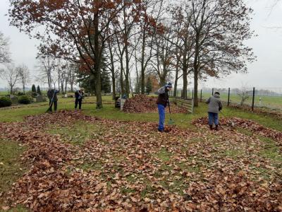 Foto des Albums: Herbstputz in der Gemeinde (25.11.2019)