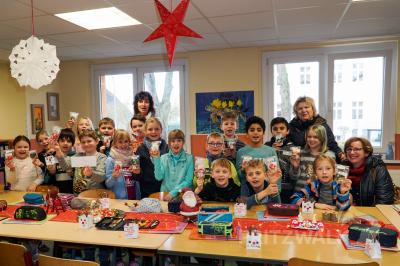 Foto des Albums: „Sterntaler“-Spenden für alle Kitas übergeben