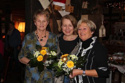Weihnachtsfeier Hof G&uuml;mmer Bild 2 von 4 (Blumenstr&auml;u&szlig;e f&uuml;r die Organisatorinnen)  (Bild vergr&ouml;&szlig;ern)