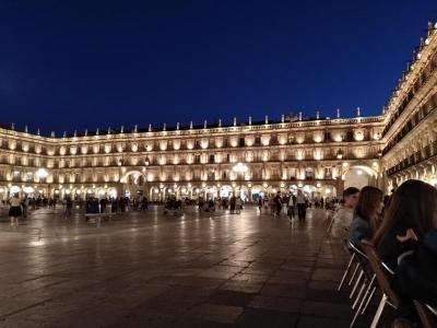 La plaza mayor en Salamanca de noche  (Bild vergr&ouml;&szlig;ern)