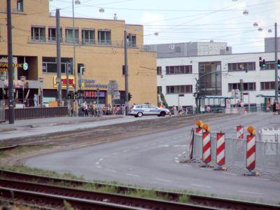Foto des Albums: Absperrmaßnahem wegen Bombenfund an der Langen Brücke (04.08.2008)