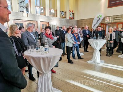 Foto des Albums: Zulassungsstelle mit Bahnhofsfrühstück eröffnet