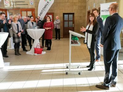 Foto des Albums: Zulassungsstelle mit Bahnhofsfrühstück eröffnet