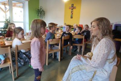 Foto des Albums: Das Christkind besucht uns in der Kita 2019