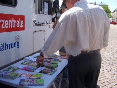 Foto des Albums: Beratungsmobil für Ernährung informiert ... (07.08.2008)