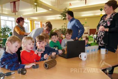 Foto des Albums: Kleine Handwerksmesse in der Kita „Kinderland“