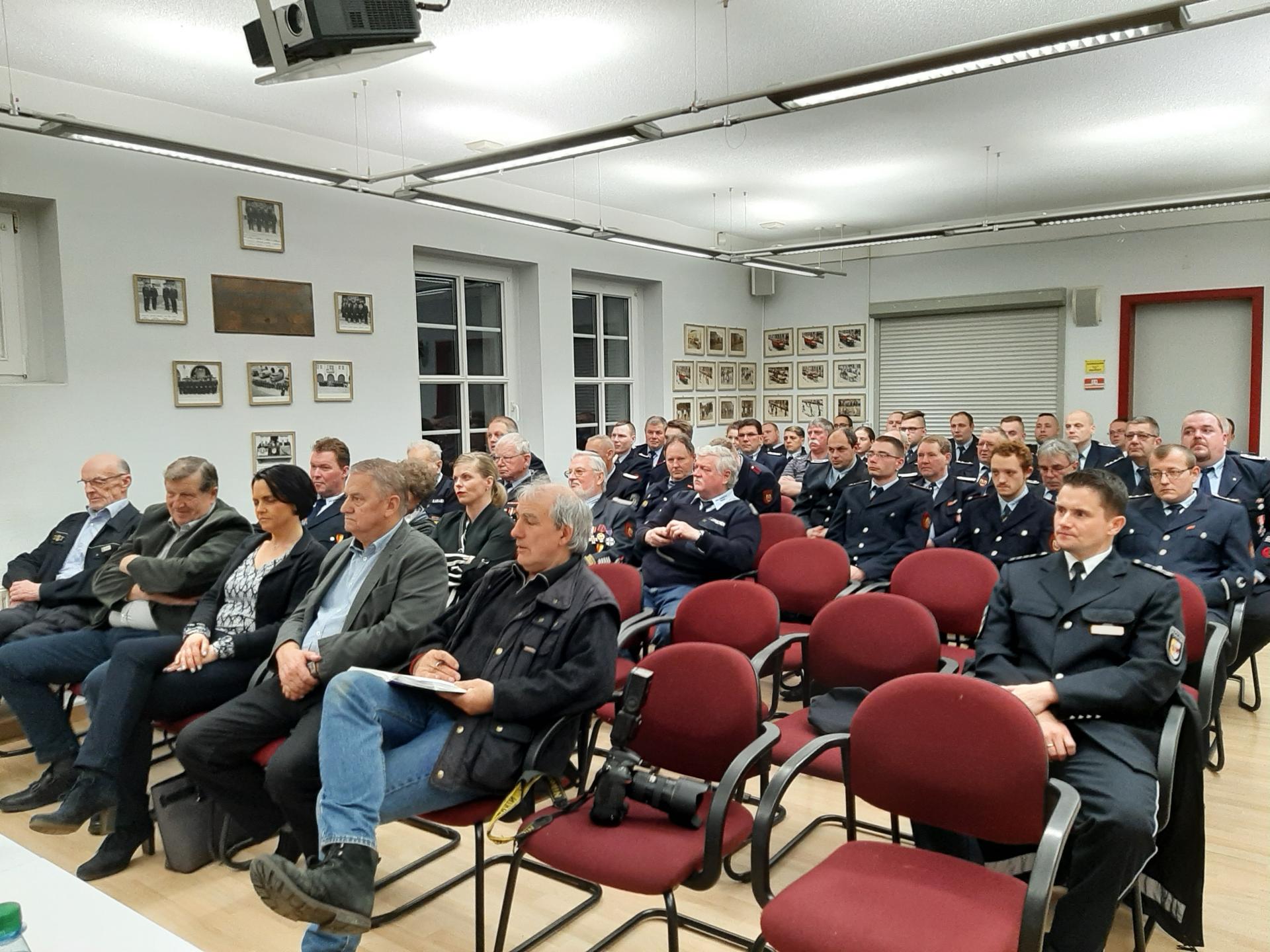 Bild: Viele Gäste und Kameraden anwesend zur Jahreshauptversammlung 2020 der Freiwilligen Feuerwehr der Hansestadt Demmin