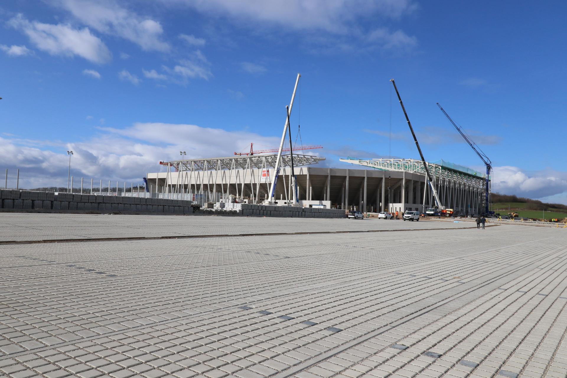 Bild: Das neue Stadion von Fußball-Bundesligist SC Freiburg wächst und gedeiht. Bis zum 1. Spieltag der neuen Saison 2020/21 soll die Arena spielbereit sein - Fotos: Joachim Hahne / johapress