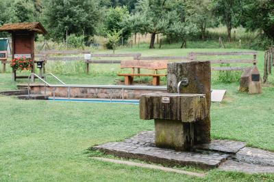 Wassertretanlage in Li&szlig;berg direkt am Vulkanradweg  (Bild vergr&ouml;&szlig;ern)