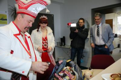Fotoalbum Weiberfastnacht im Rathaus