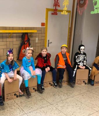 Foto des Albums: Fasching 2020 - mit Schulfrühstück und Cajon!
