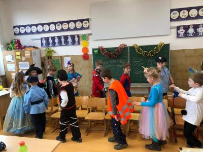 Foto des Albums: Fasching 2020 - mit Schulfrühstück und Cajon!