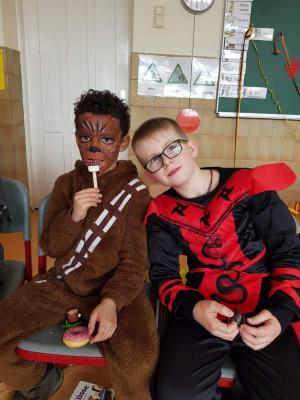 Foto des Albums: Fasching 2020 - mit Schulfrühstück und Cajon!