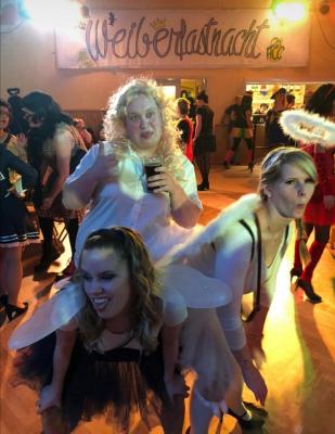 Foto des Albums: 5. Weiberfastnacht - HCC und ZCV 2020