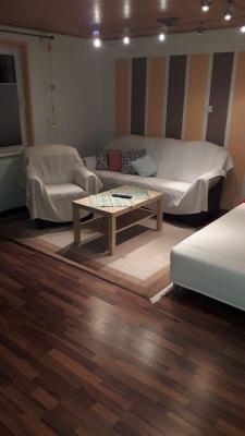Ferienwohnung Nies - Wohnzimmer  (Bild vergr&ouml;&szlig;ern)
