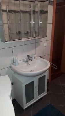 Ferienwohnung Nies - Bad  (Bild vergr&ouml;&szlig;ern)