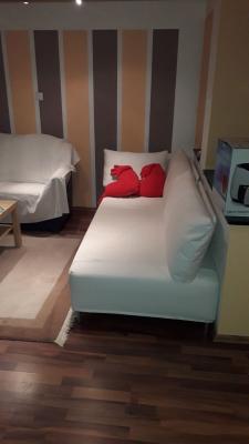 Ferienwohnung Nies - Wohnzimmer  (Bild vergr&ouml;&szlig;ern)