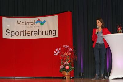Er&ouml;ffnung der Veranstaltung durch B&uuml;rgermeisterin Monika B&ouml;ttcher  (Bild vergr&ouml;&szlig;ern)