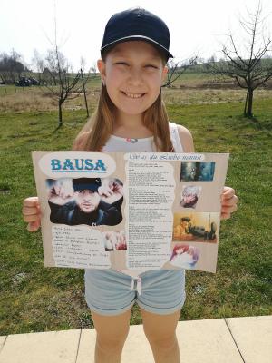 Maja und ihr Musikplakat 