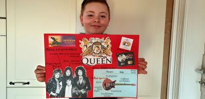 Karl-Gustav und sein Musikplakat - Toll! 