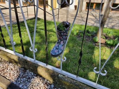 Foto des Albums: Gummistiefel - Schulgarten und Bildungshaus