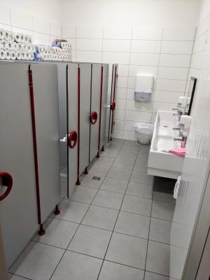 Sanit&auml;rbereich Kita Kleine Schatzkiste Ortenberg  (Bild vergr&ouml;&szlig;ern)