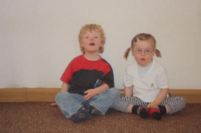 Simon und Lilli machen Pause... Musik macht Spa&szlig;... aber es ist auch anstrengend sich zu konzentrieren. 