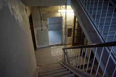 Vorschaubild: 02.12.2019 Treppenhaus erhaltenswerte Stufen werden geschützt