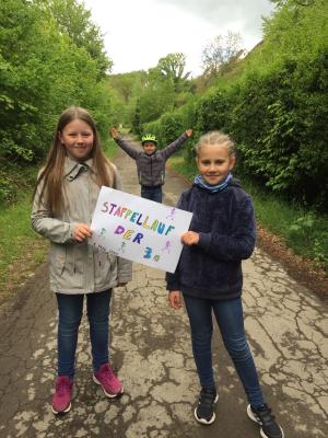 Foto des Albums: Kontaktloser Staffellauf Klasse 3a
