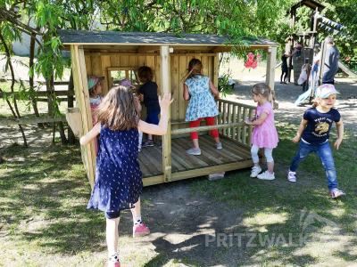 Foto des Albums: Neue Spielmöglichkeiten im "Kinderland"