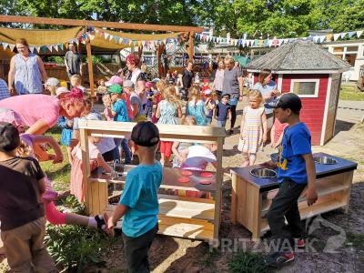 Foto des Albums: Neue Spielmöglichkeiten im "Kinderland"