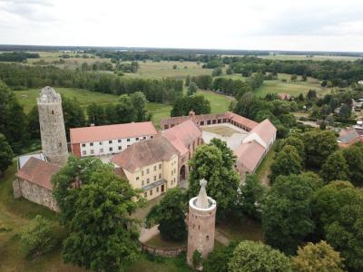 blick auf die Burganlage 7 06 20  (Bild vergr&ouml;&szlig;ern)