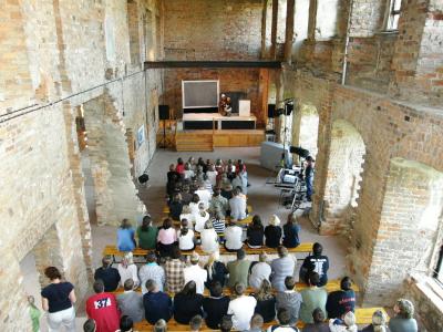 Foto des Albums: Theaterpädagogisches Projekt in der Schlossruine Dahme/Mark (02.09.2008)