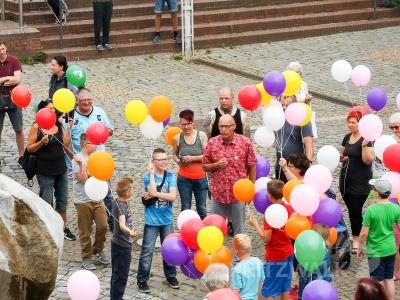 Foto des Albums: Bunte Ballons "statt Fest"