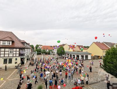 Foto des Albums: Bunte Ballons "statt Fest"