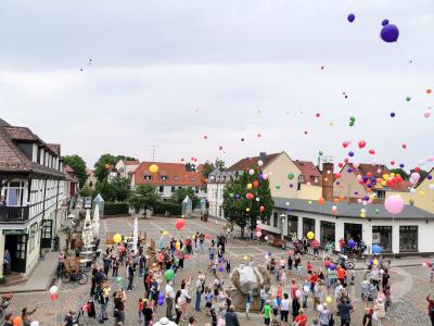 Foto des Albums: Bunte Ballons "statt Fest"