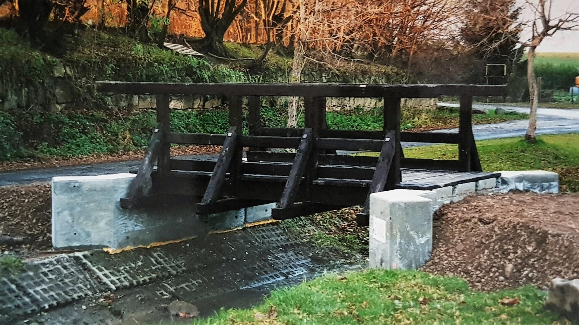 Bild : Ehemalige Brücke aus der Kornstrasse-jetzt an der Word-November 2002