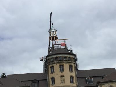 Foto des Albums: Das Schloss erhält eine neue Turmspitze, die Mandauspatzen sind vor Ort