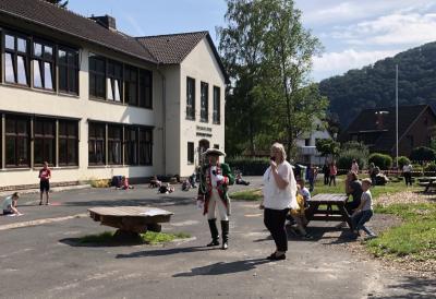 Foto des Albums: Zeugnisausgabe mit Baron Münchhausen